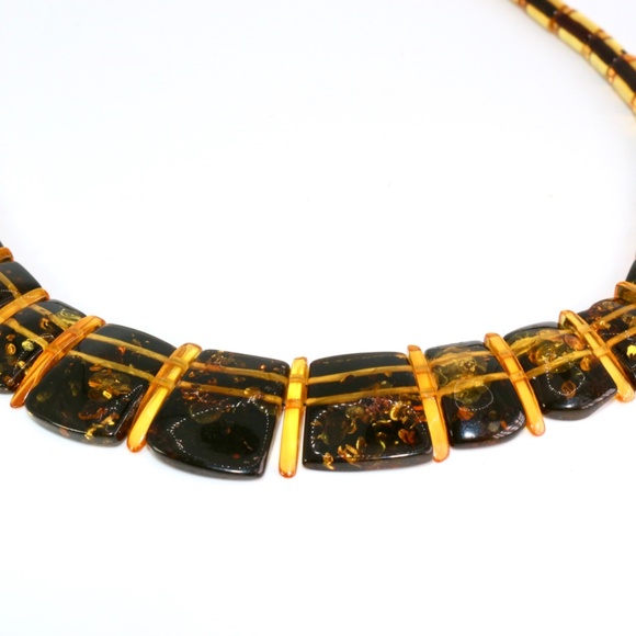 GENUINE GREEN BALTIC AMBER NECKLACE - Picture 4 of 7